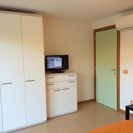 Residenza Villa Flores ベラーリア・イジェア・マリーナ 部屋 写真