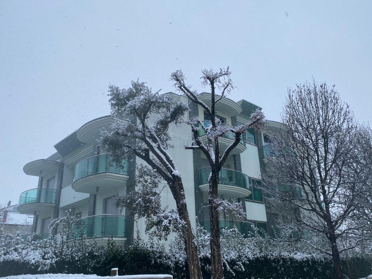 Residenza Villa Flores ベラーリア・イジェア・マリーナ エクステリア 写真
