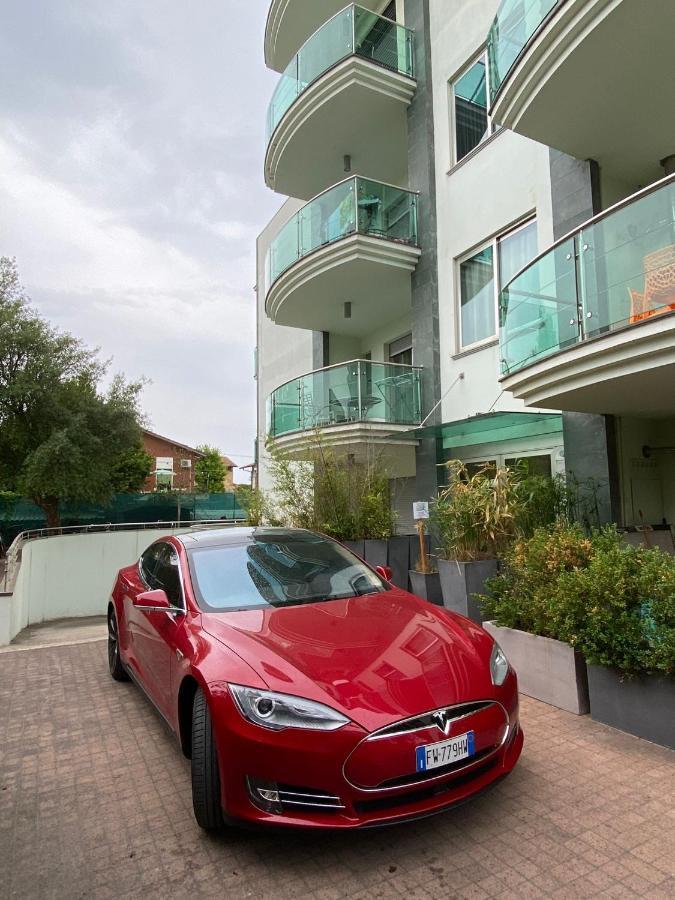 Residenza Villa Flores ベラーリア・イジェア・マリーナ エクステリア 写真
