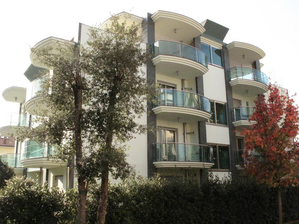 Residenza Villa Flores ベラーリア・イジェア・マリーナ エクステリア 写真