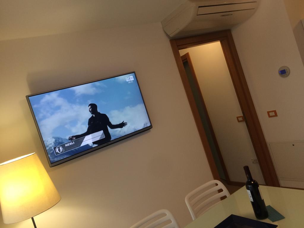Residenza Villa Flores ベラーリア・イジェア・マリーナ エクステリア 写真