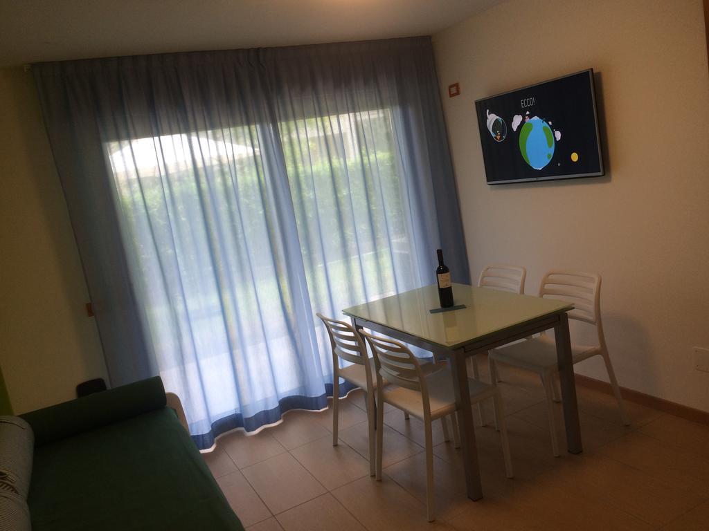 Residenza Villa Flores ベラーリア・イジェア・マリーナ エクステリア 写真